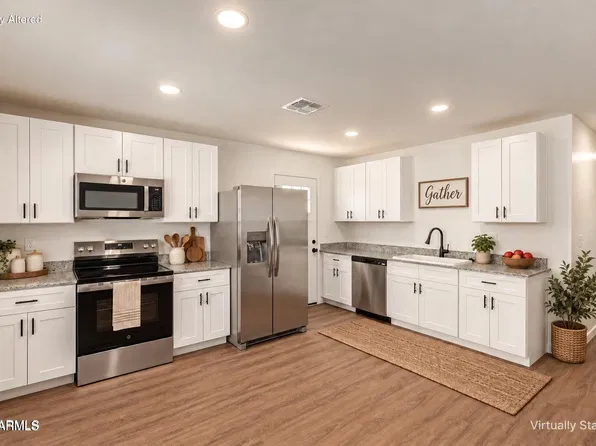 337 S 97th Pl #B, Mesa, AZ 85208