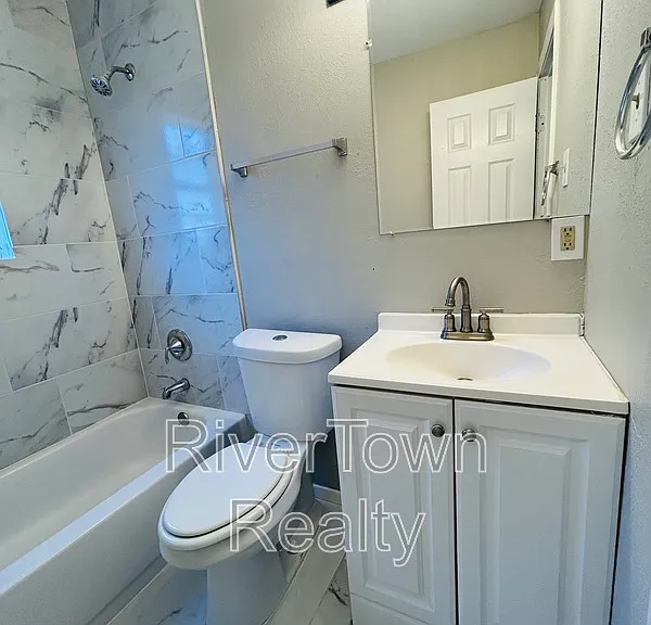4029 Berkshire Ave — Photo 6