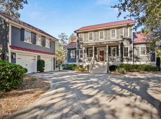 76 Bay Dr, Ladys Island, SC 29907