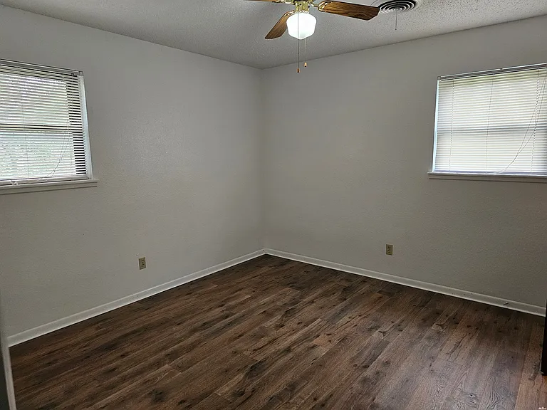 2300 Moberly Dr — Photo 7
