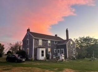 103 Fogland Rd, Tiverton, RI 02878