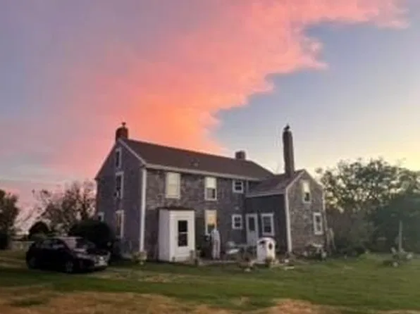 103 Fogland Rd, Tiverton, RI 02878