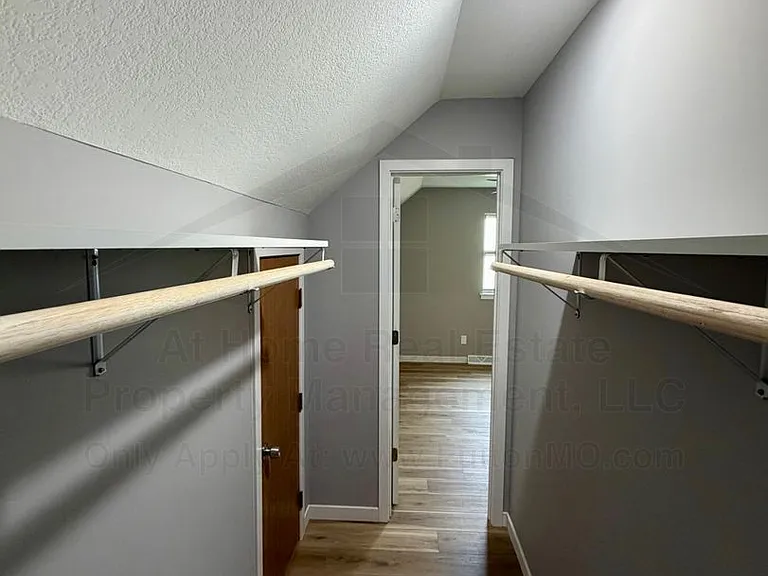 2717 Mayflower Dr — Photo 38