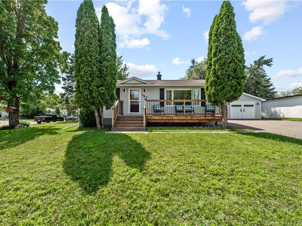 237 Buckingham Ave, Riverview, NB E1B 2N9