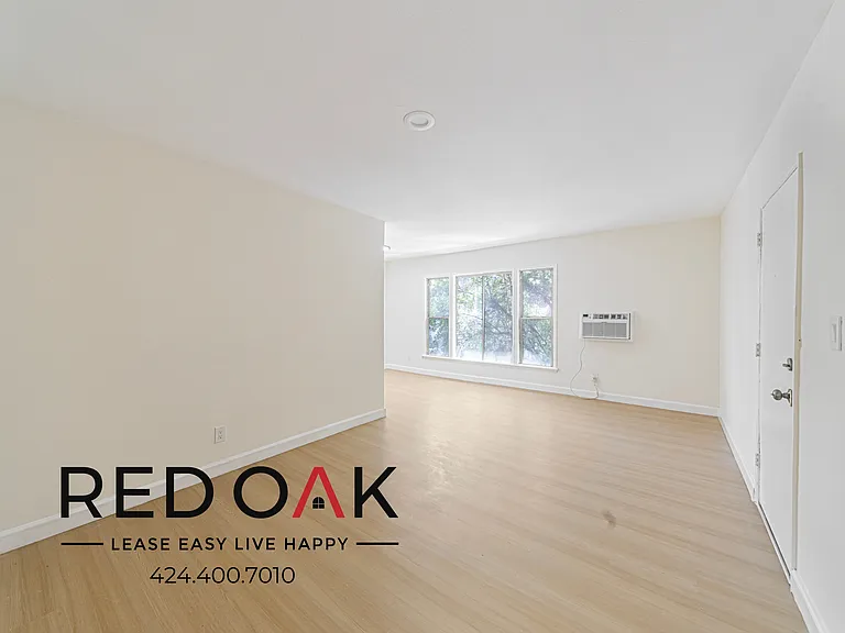 745 S Mariposa Ave #7 — Photo 1