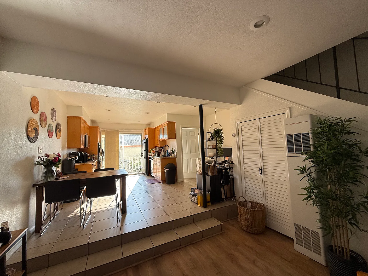 2 bed, 1.5 bath, 1110 sqft, $3,200 — Photo 2