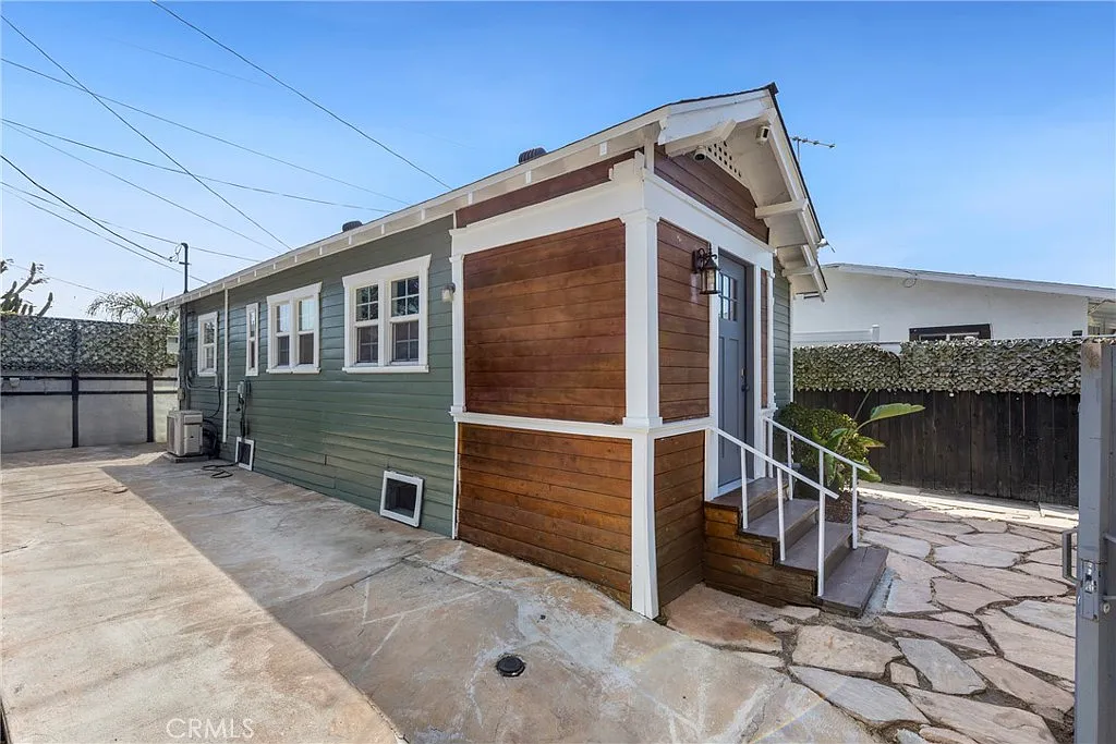 2 bed, 658 sqft, $2,995 — Photo 3
