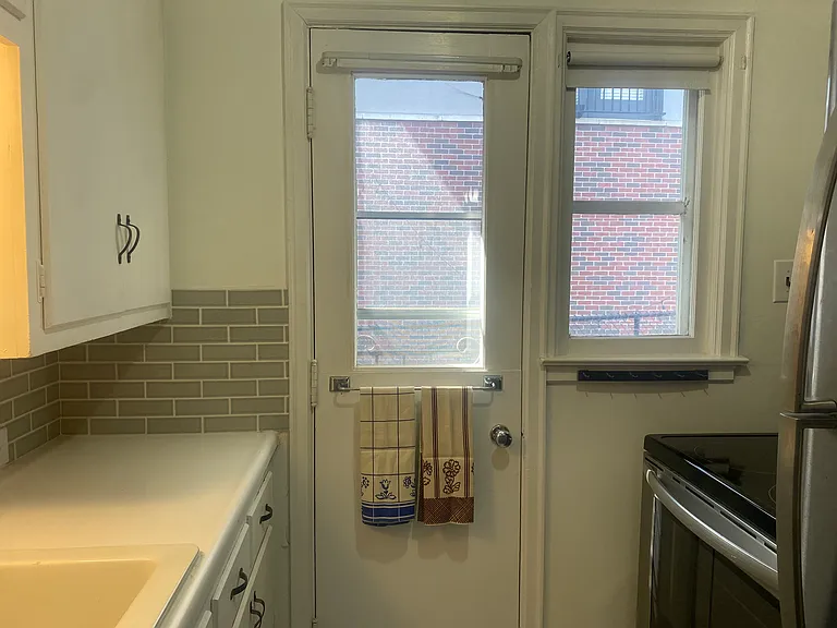 221 S 38th Ave #1 — Photo 9