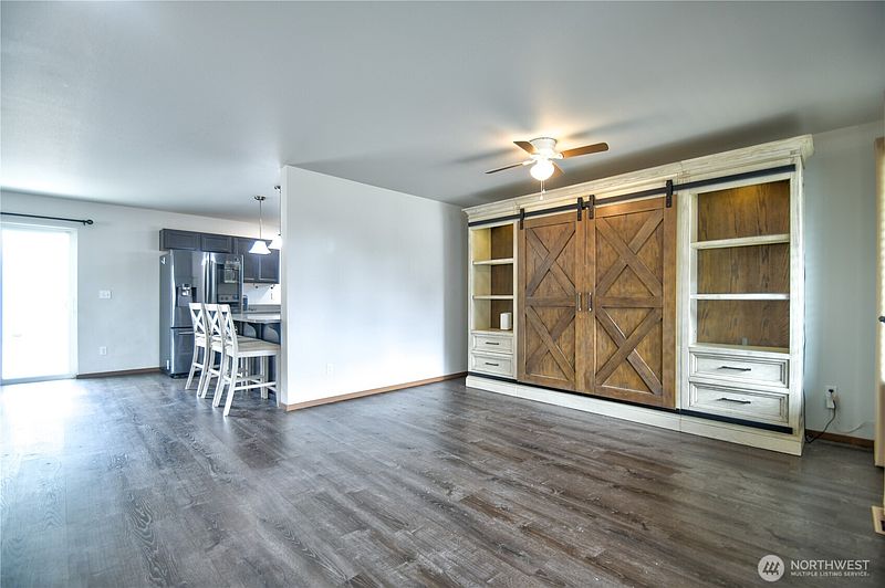 5th image of 308 Middleton Court SE