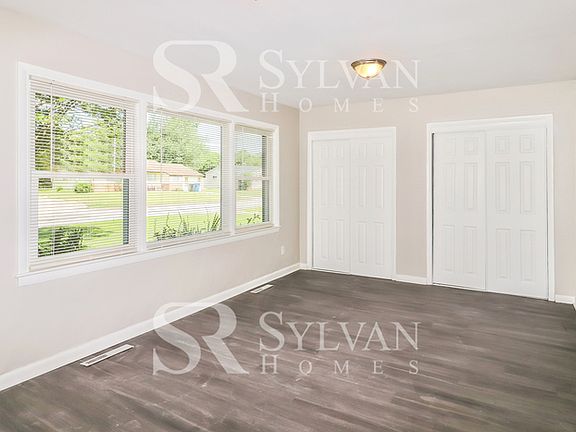 4th image of 520 King George Rd