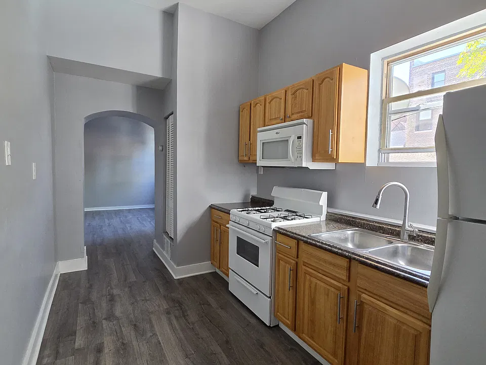 1162 W 19th St #1