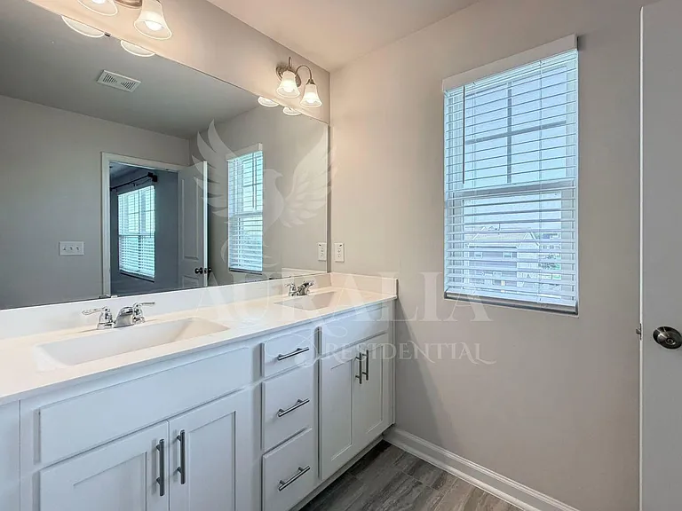 5243 Forsyth Park St — Photo 31