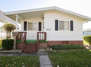 625 7th St, Lincoln, IL 62656