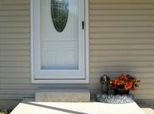 4 Long Oaks Ln, O'Fallon, MO 63366