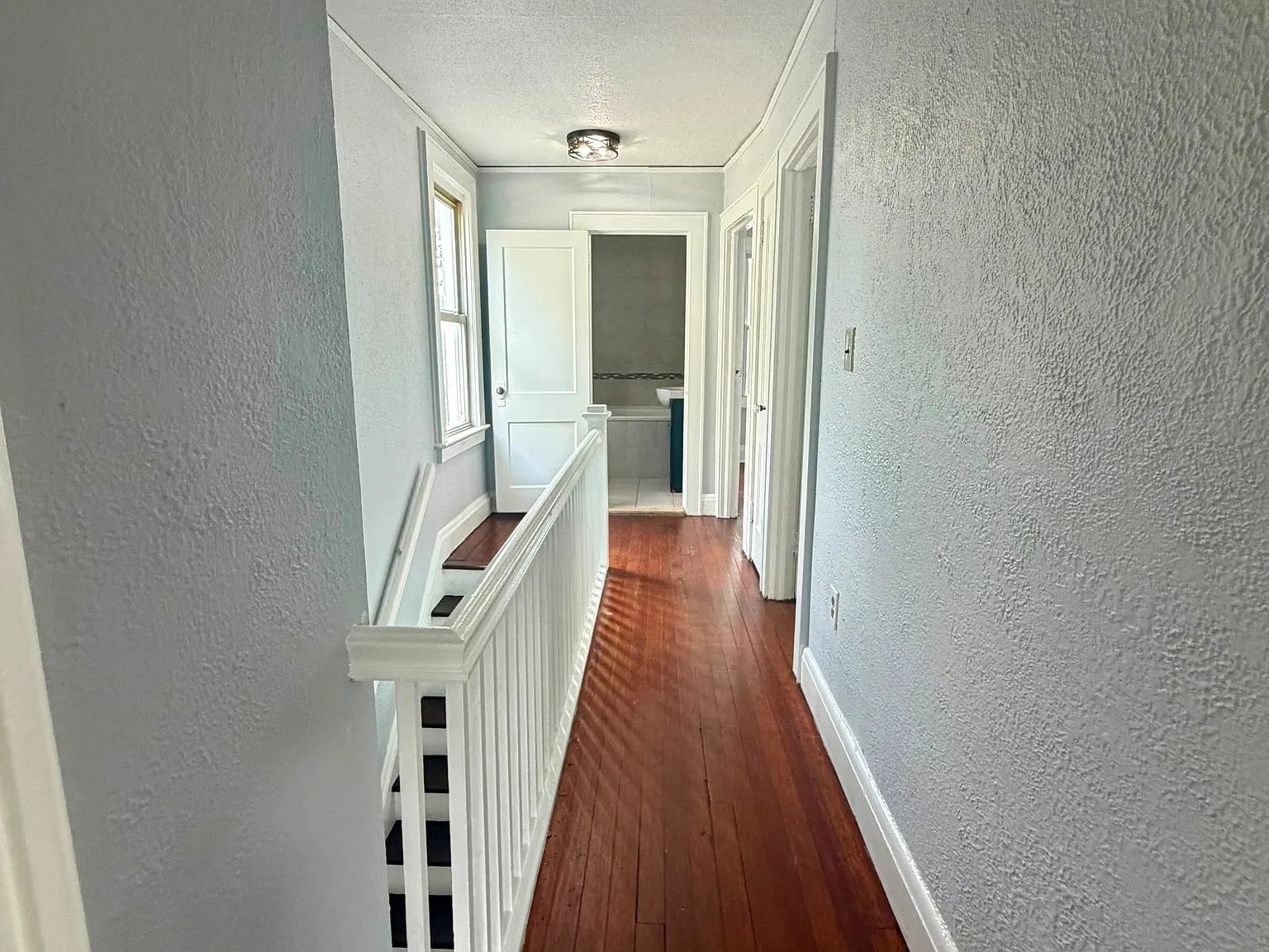 3 bed, 1000 sqft, $3,500 — Photo 3