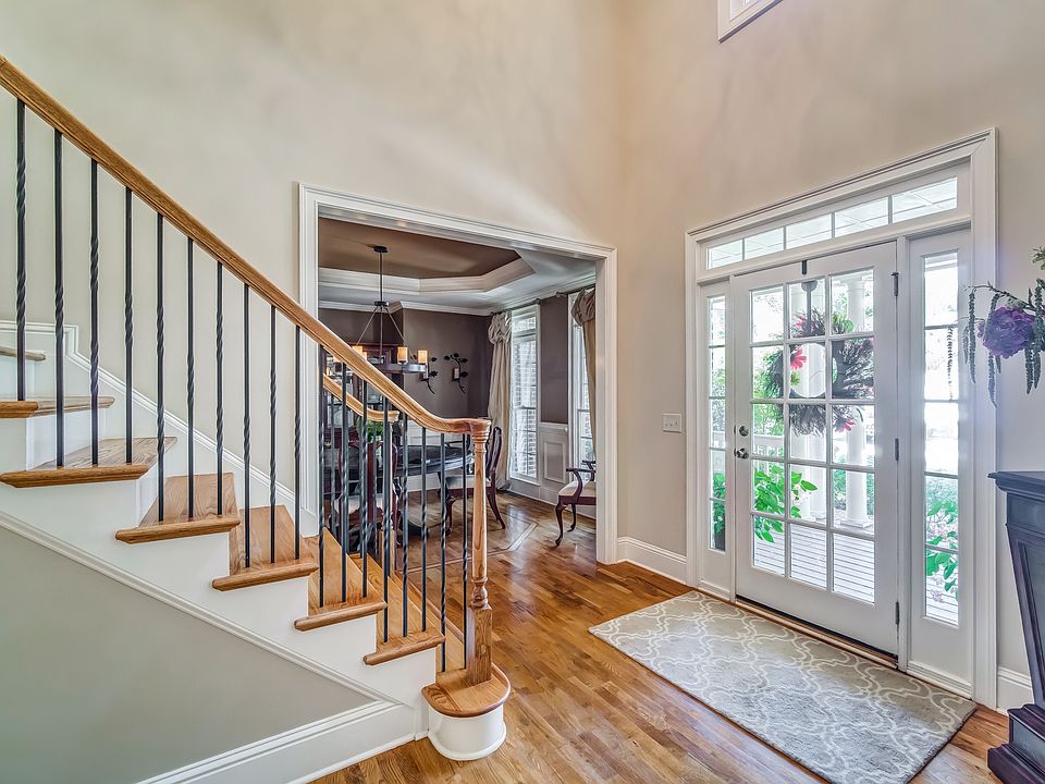1st image of 107 Meadow Brook Ct