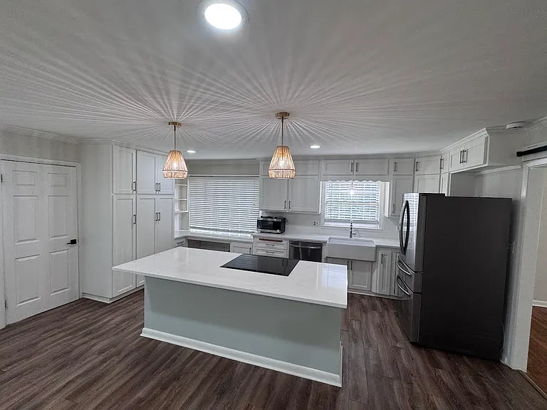 2303 Pinecliff Dr — Photo 5
