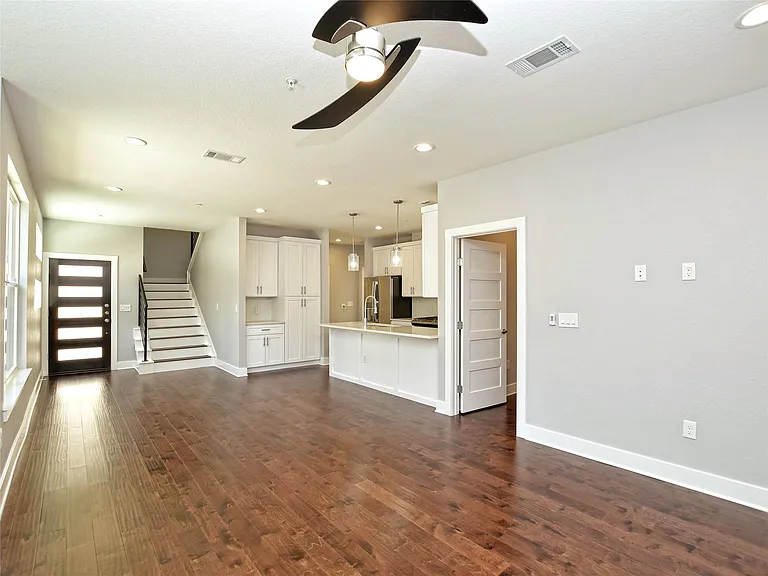 1130 Lott Ave #B — Photo 7