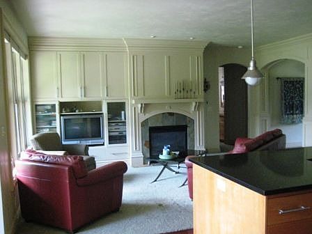 Living Rm w/ Built-ins