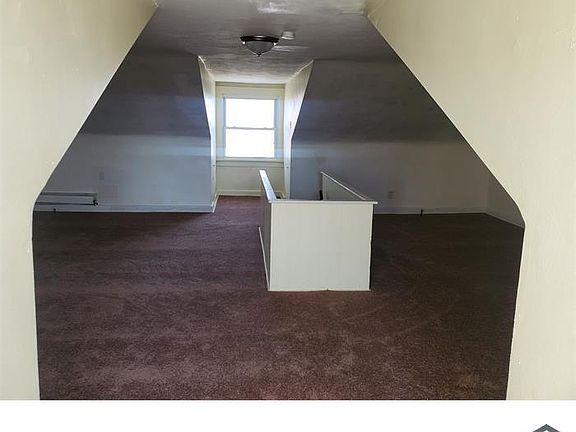 3rd image of 923 Climax St #17469157