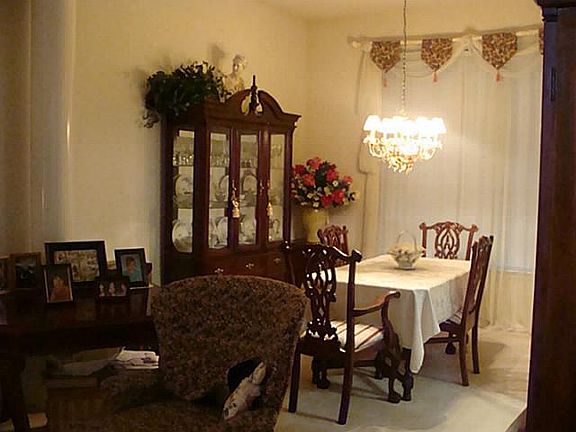 2nd image of 915 Waterford Way