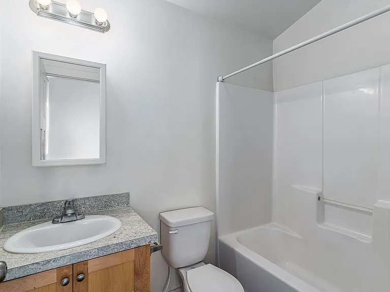 326-336 S Asbury St — Photo 5