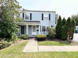 3752 Lakepointe Dr, Northwood, OH 43619