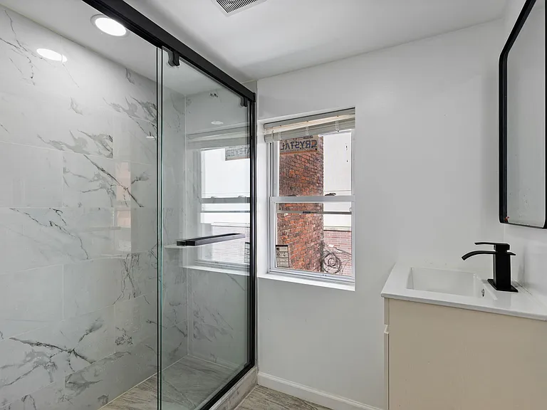 1223 Spruce St #2R — Photo 8