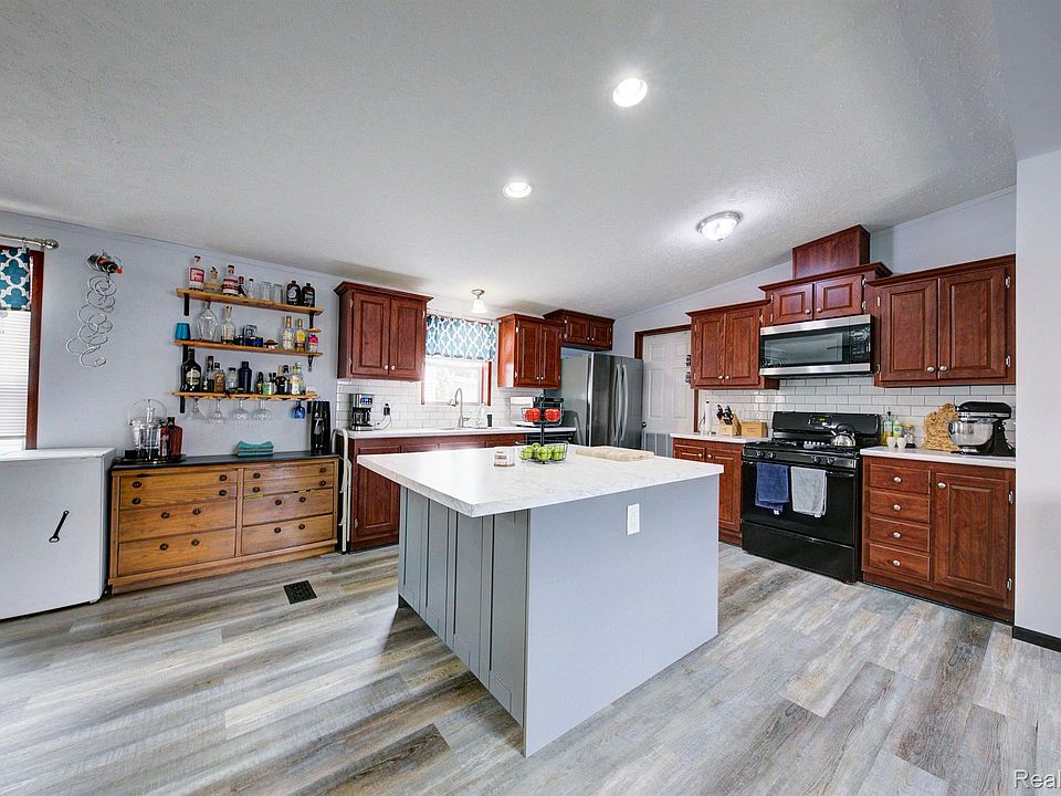 1st image of 11075 Wood Run Cir