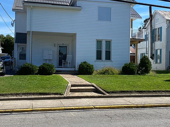 Front of the building, the unit is on the top floor in the rear of the building
