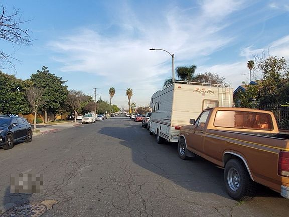 4th image of 858 Hawthorne Pl