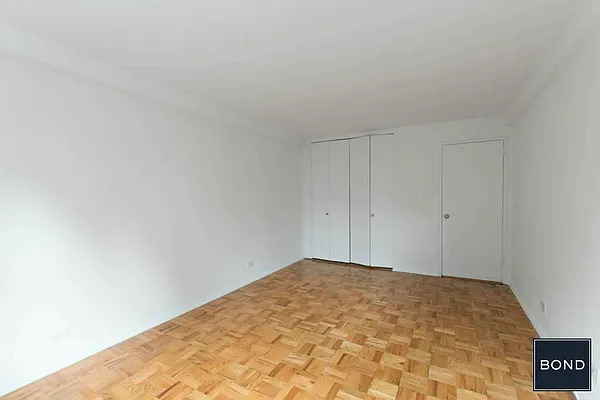 Rented by Bond New York | media 33