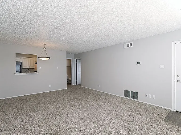 City Summit Apartments — Photo 41