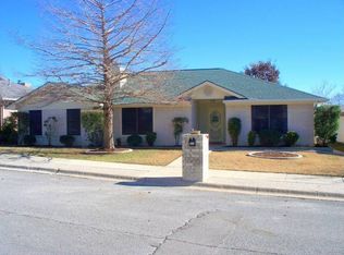 211 Oak Hill Dr, Kerrville, TX 78028