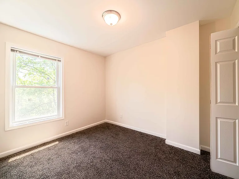156 Leicester - FDR — Photo 16