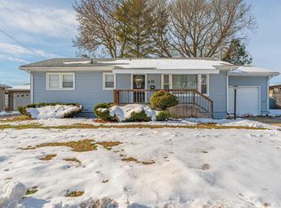 11 Tulip Dr, Lincoln, IL 62656