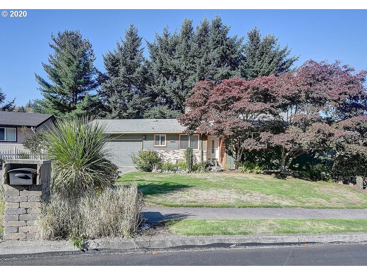 545 NW Battaglia Ave photo 1