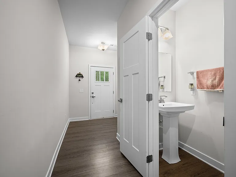 1051 Crescent Cove Ln — Photo 5