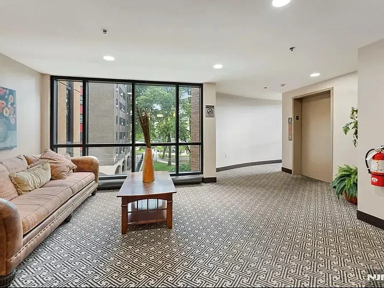 5711 Jefferson St #209 — Photo 9