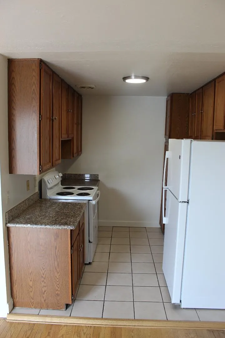 3715 Lincoln Ave - Apt 2 — Photo 3