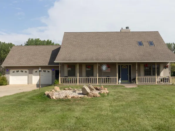 7950 Broadway Rd, Omro, WI 54963