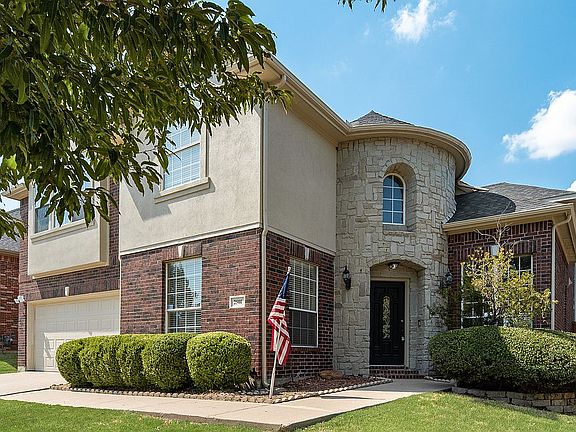 3rd image of 2501 Royal Troon Dr