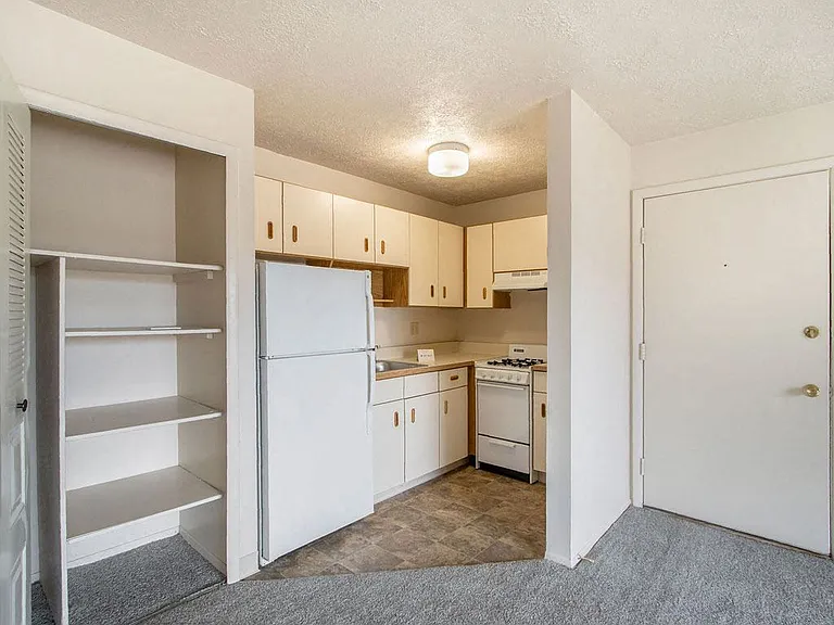 Concord Place Apartments — Photo 44