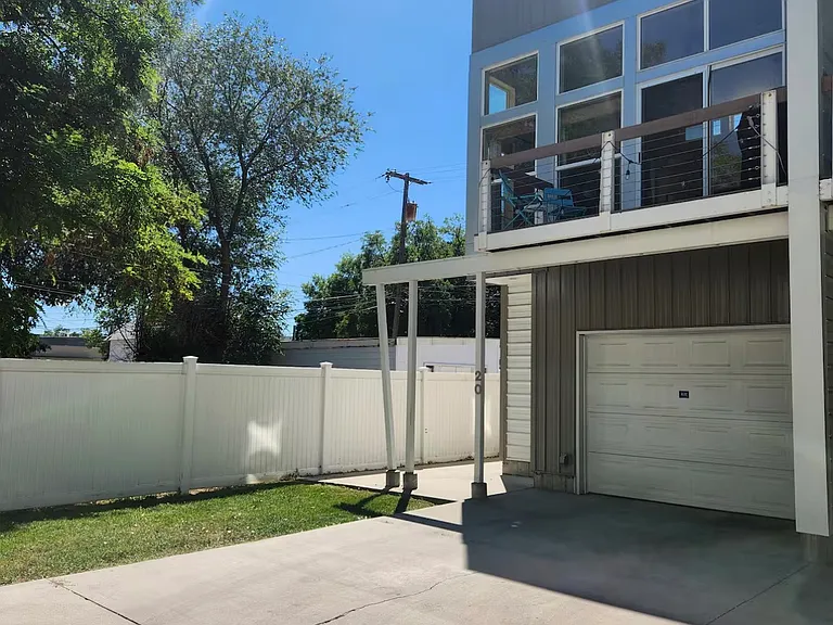 20 Grand Ave — Photo 18
