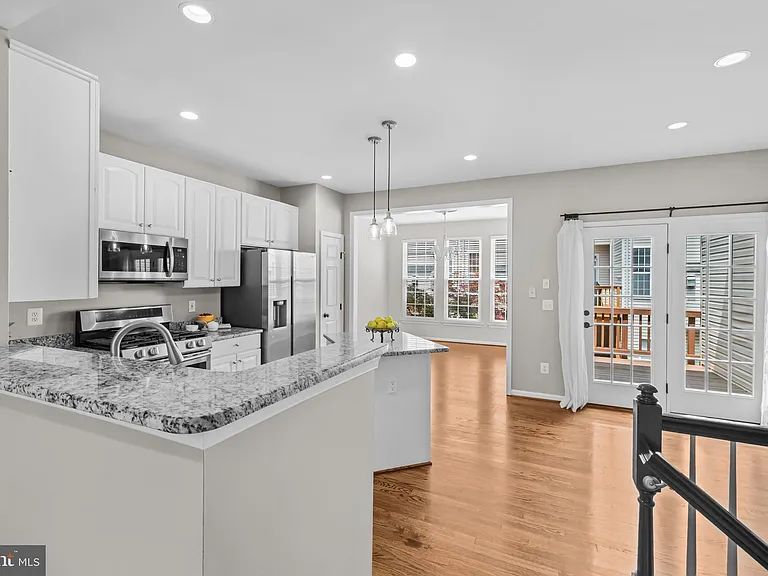 5011 Waple Ln — Photo 12