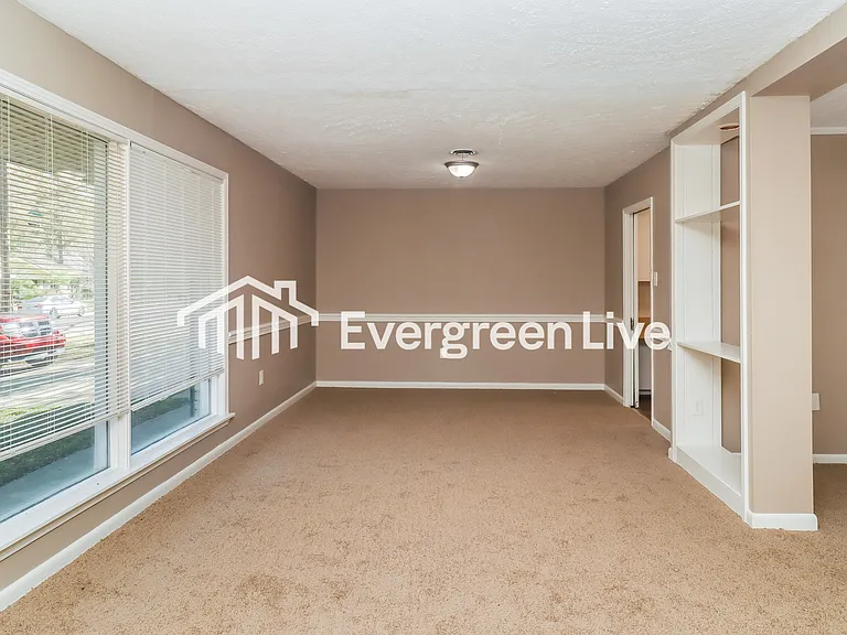 955 Briarwood Dr — Photo 5