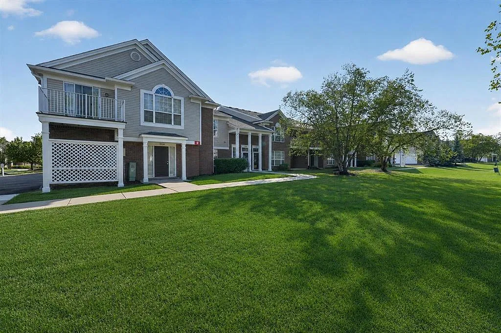 2 bed, 1653 sqft, $1,995 — Photo 2