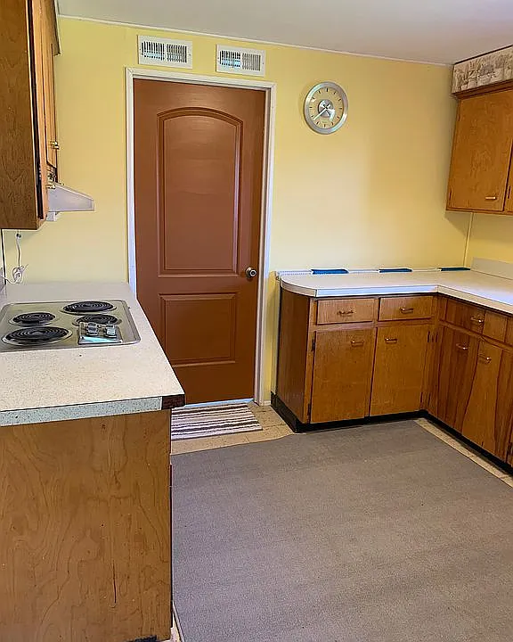 apt 3 kitchen