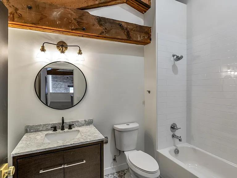 174 S Howard St #18 — Photo 8