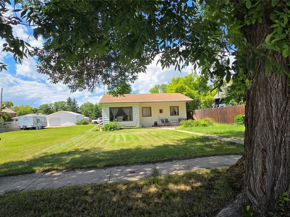 307 1st Street E, Wilkie, SK S0K 4W0